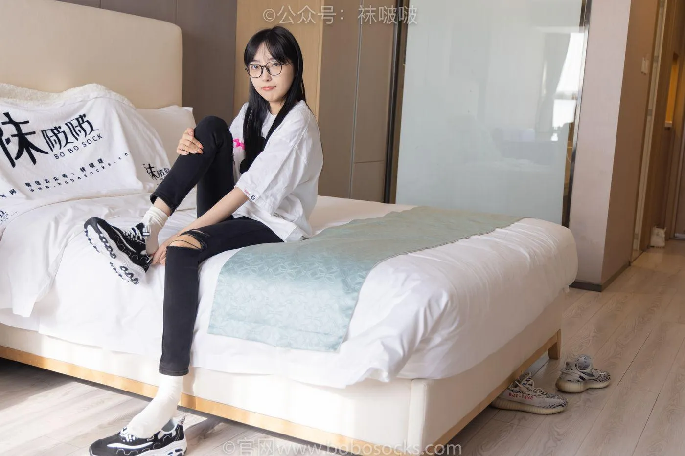 [BoBoSocks袜啵啵]NO.055 稚予-斯凯奇运动鞋、白棉袜、黑棉袜 [139P]插图6